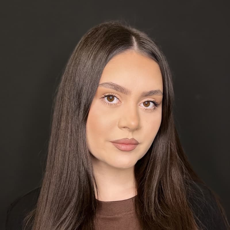 Larisa Molozin